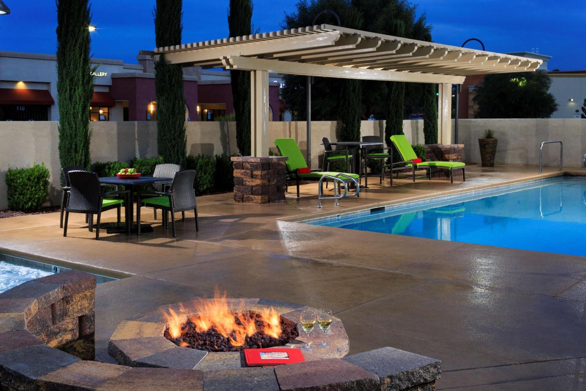 Hampton Inn & Suites Las Vegas South Exterior photo