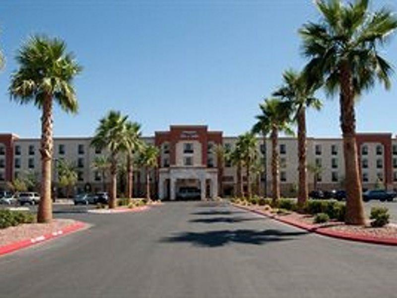 Hampton Inn & Suites Las Vegas South Exterior photo
